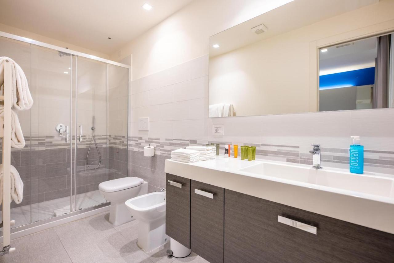 Amarina Suite Emotion มารินา ดิ เปียตราซันตา ภายนอก รูปภาพ