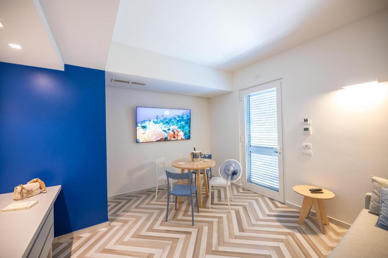 Amarina Suite Emotion มารินา ดิ เปียตราซันตา ภายนอก รูปภาพ